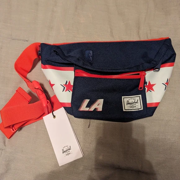 Herschel LA Clippers Fanny pack - Picture 1 of 6